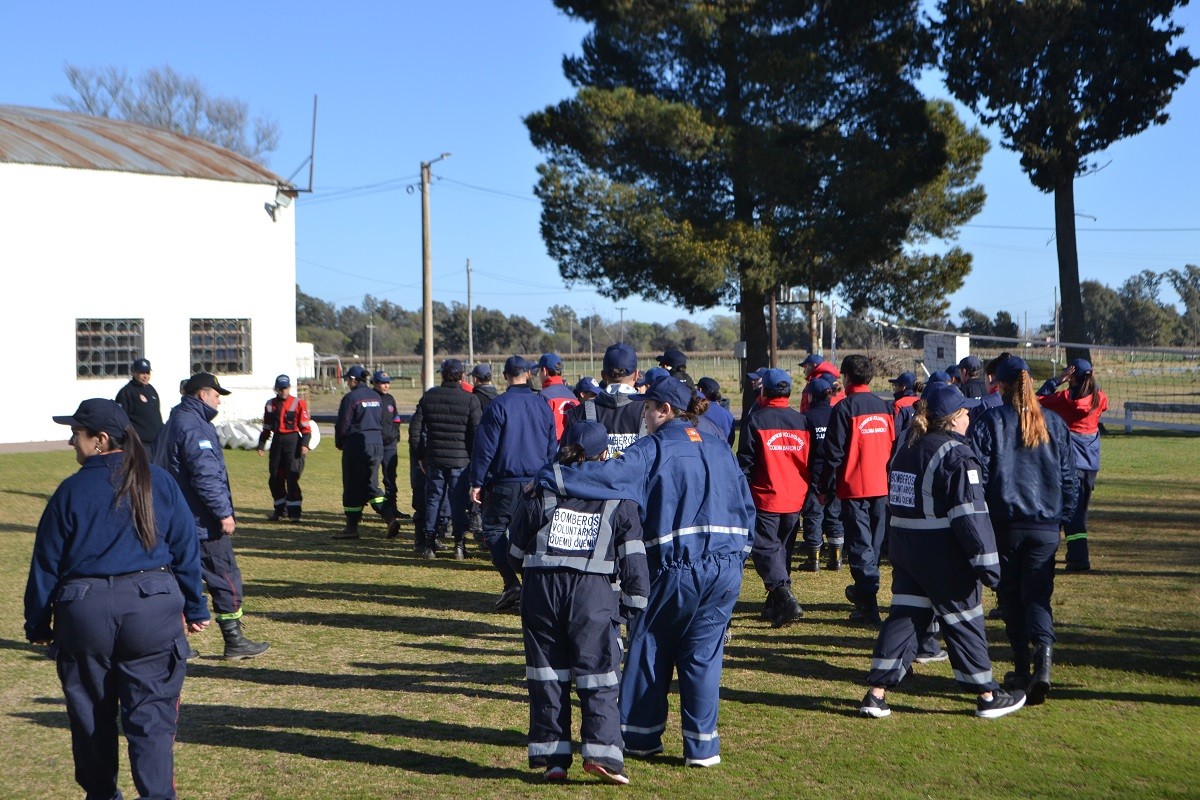 Castex reunió a más de 60 aspirantes a bomberos de 18 localidades pampeanas