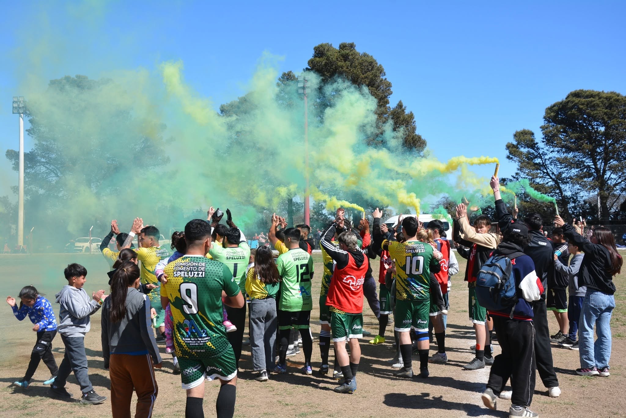 Fútbol municipal: Conhello y Speluzzi definirán la Copa de Oro