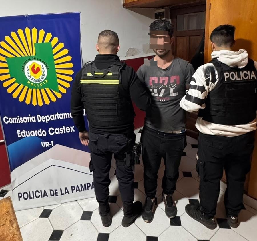 Intentó robar un comercio en Castex, la empleada se defendió con gas pimienta y fue detenido