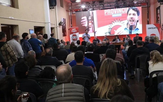La UCR definió su estrategia para 2027 y podrá negociar alianzas con LLA y el espacio de Tierno