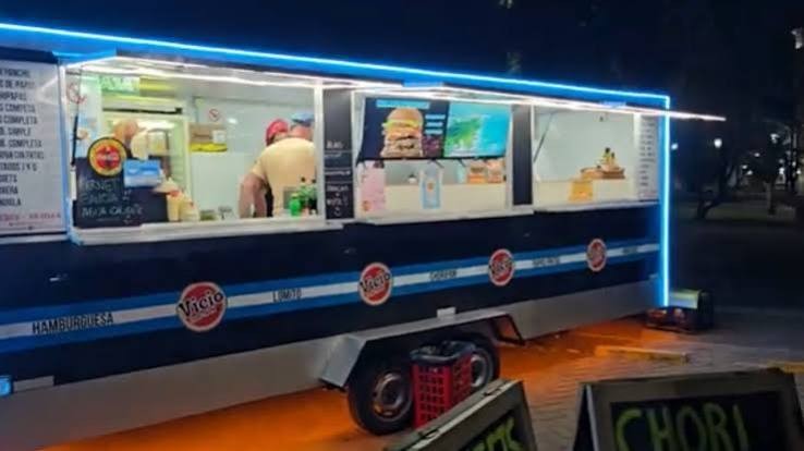 Plaza de los Carritos: La Municipalidad de Pico ofrece por 340 mil pesos los nueve espacios de foodtrucks.